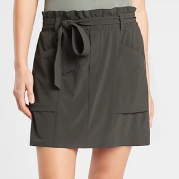 Athleta Pants - Athleta Hi-Line Olive Green Tie-Waist Skort 10